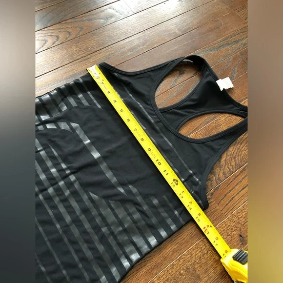 Fabletics Women’s S Black Eiffel Racerback Moisture-Wicking Athletic Tank - Picture 5 of 8